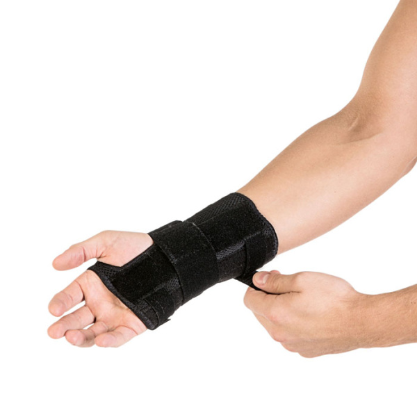 Бандаж на лучезапястный сустав компрессионный с анатомическими шинами Т-8311R  Trives