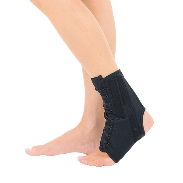 Бандаж на голеностопный сустав с пластинами и шнуровкой Т-8608/1  Trives